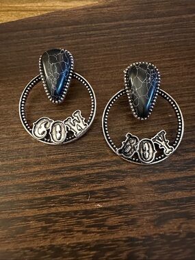 Cowboy Western Hoop Earrings with Black Stone